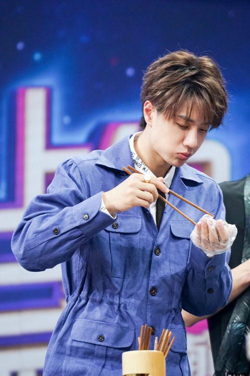 娱乐吃瓜王一博是谁啊视频,娱乐吃瓜界的风云人物